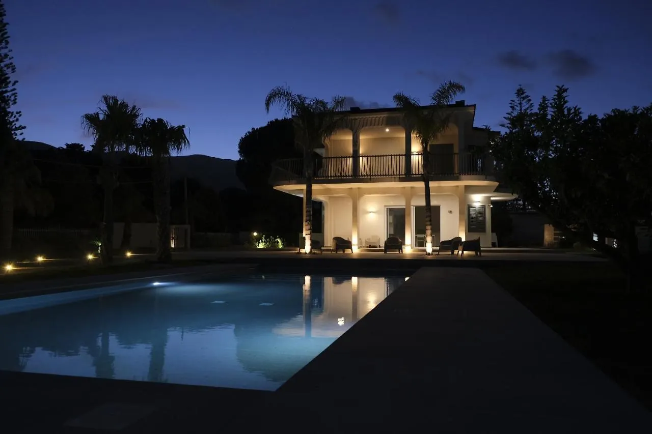 Villa Lia 카스텔라마레델골포